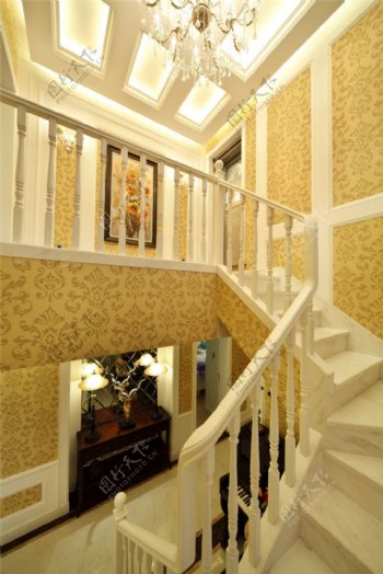 美式别墅楼梯效果图