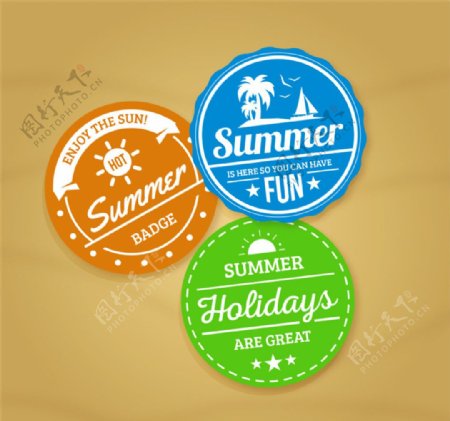 彩色夏季度假标签矢量素材
