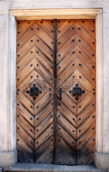 古老的木质门