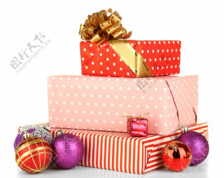 礼品盒和装饰球图片
