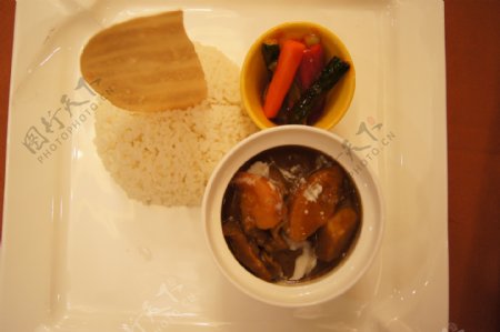 泰式咖喱牛腩盏图片