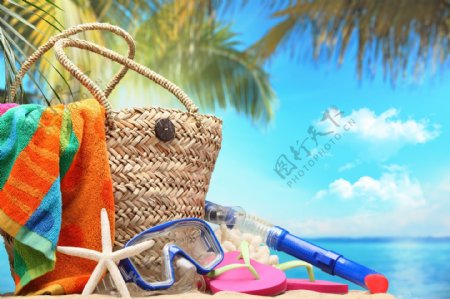夏日沙滩上的毛巾