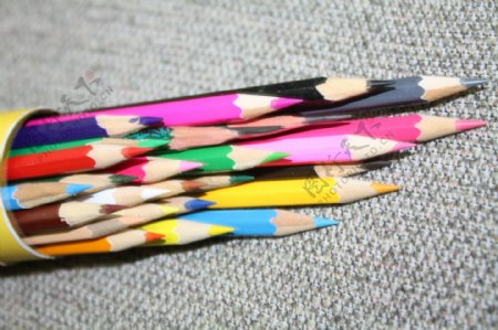 彩色铅笔素材图片