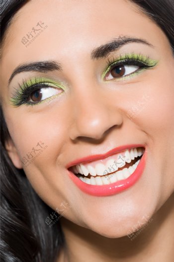 牙齿美白的印度美女图片