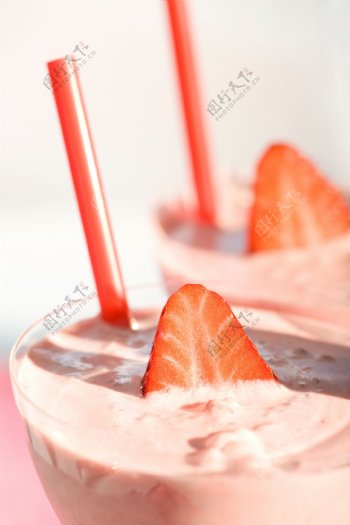 草莓饮料吸管