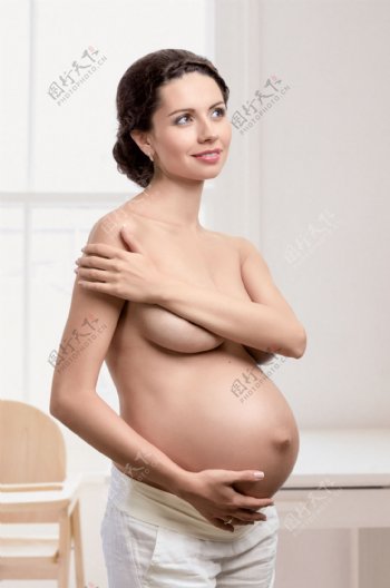 微笑的孕妇图片