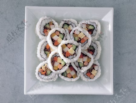 大米蔬菜寿司卷图片