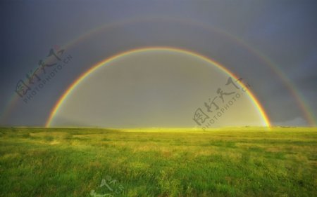 唯美彩虹风景图片