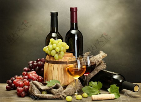 葡萄酒与葡萄图片