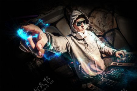 DJ音乐青年图片