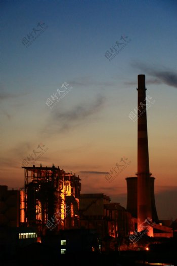 夜幕下的工业图片