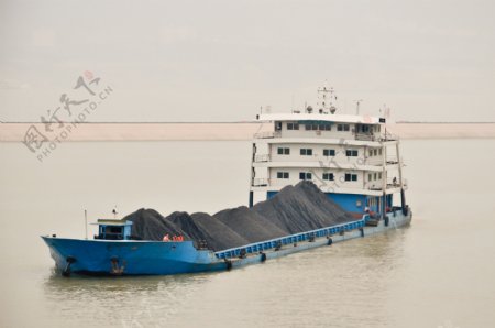 海上煤炭运输图片