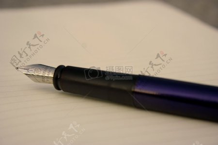黑颜色的钢笔