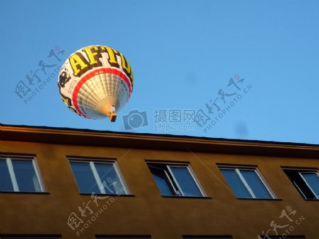 屋顶上的热气球