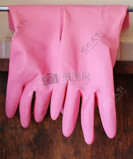 粉色的橡胶手套