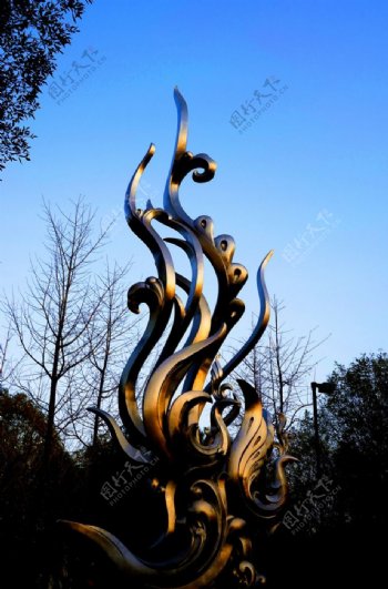 韩美林雕塑