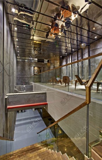 室内餐厅楼梯效果设计图片