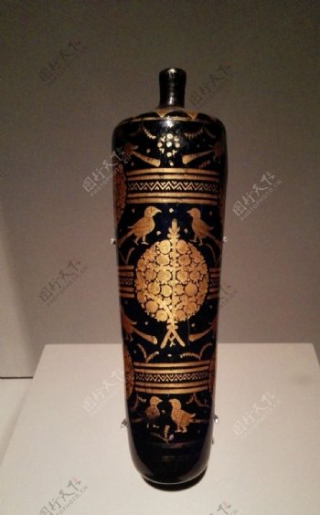 黑底金纹瓷瓶