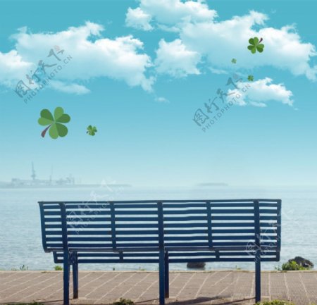 海滩蓝天椅子素材