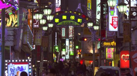 日本街上的霓虹灯
