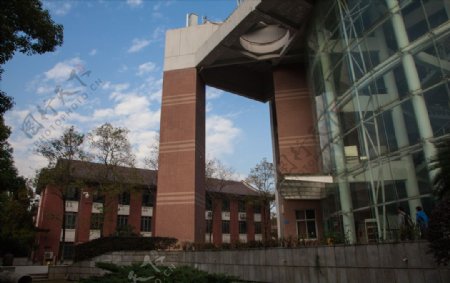 湖南大学