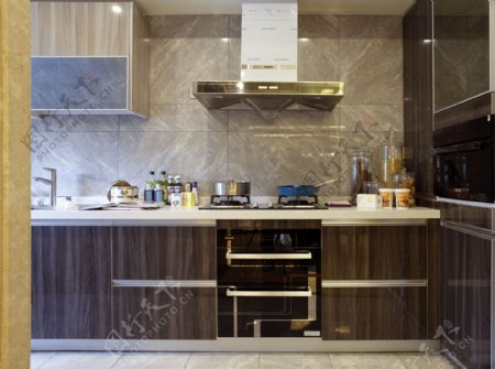 简约厨房木质橱柜装修效果图