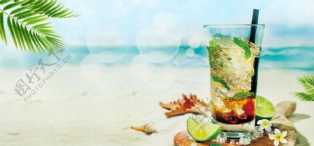 夏日海滩饮料海报背景设计