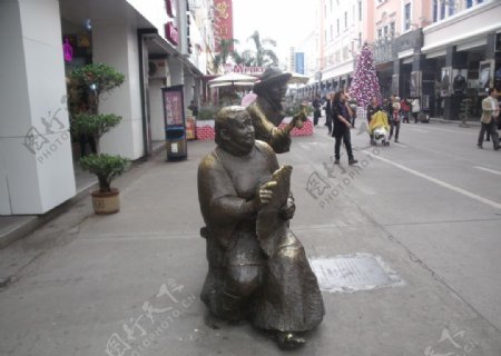 街头铜像