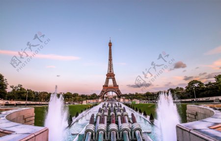 巴黎铁塔唯美风景画