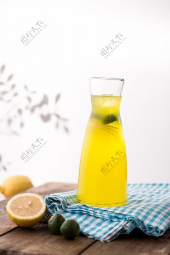 金桔柠檬水果茶