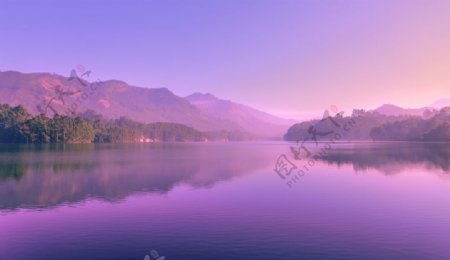 淡紫色山水