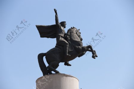 军校广场雕像