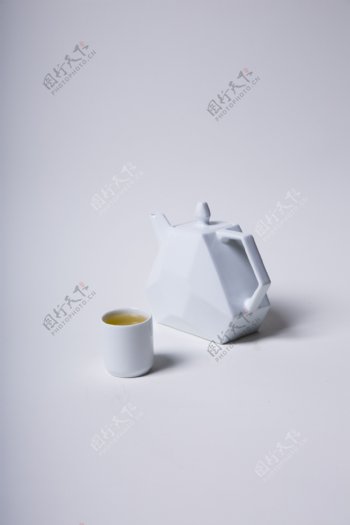 白色几何茶壶茶杯喝茶6