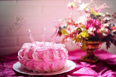 粉色花蛋糕