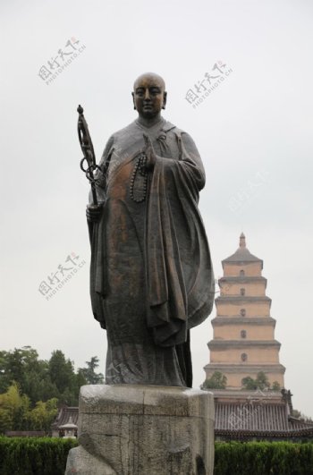 西安大雁塔玄奘法师铜像