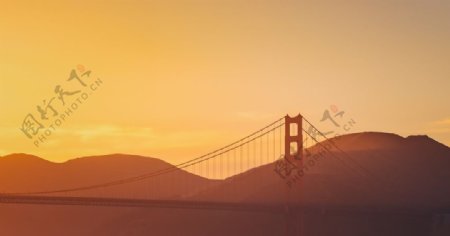 夕阳下的金门大桥