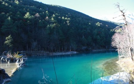 玉龙雪山蓝月湖