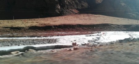 大山峡谷雪地风光图片