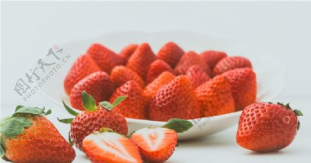 草莓草莓叶图片