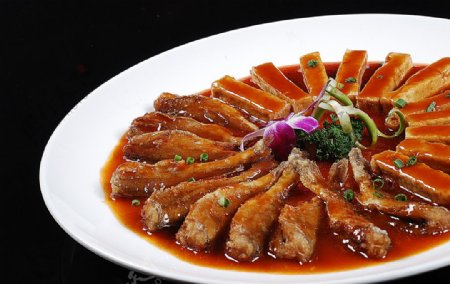 豫菜黄鱼戏豆腐图片