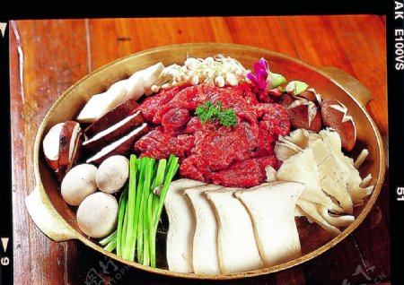 豫菜蘑菇烤肉图片