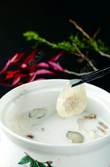 南北热菜珍菌炖竹笙蛋图片