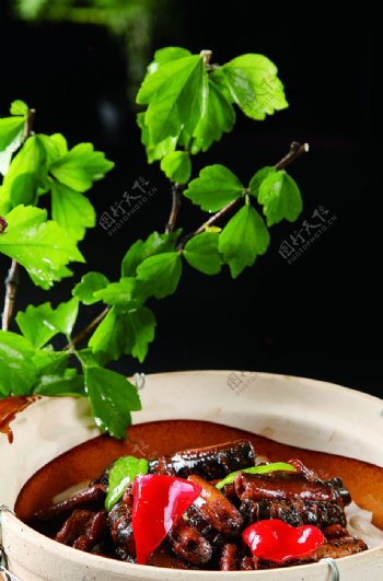 浙菜砂锅锔鳝鱼图片